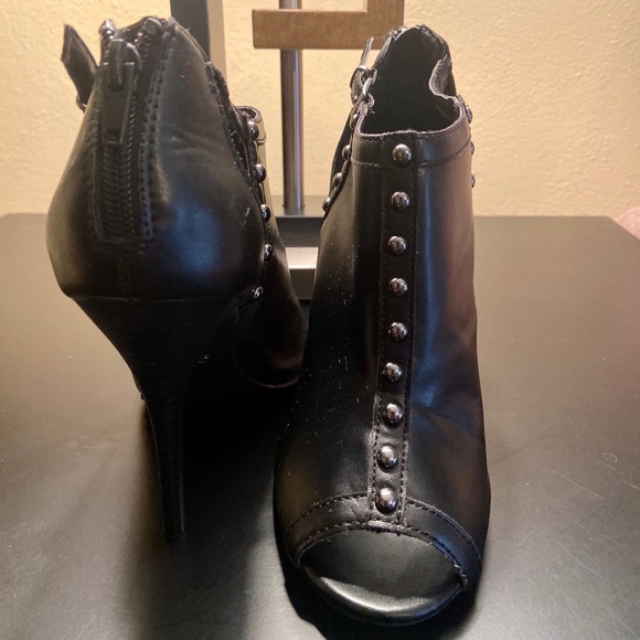 Simply Vera Vera Wang Black open toe Ankle boots - Picture 3 of 5